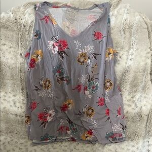 Maurices Light Gray Floral V-Neck Sleeveless Tank